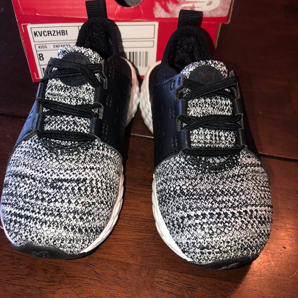 EUC New Balance little boy/girl size 8 Worn Once!